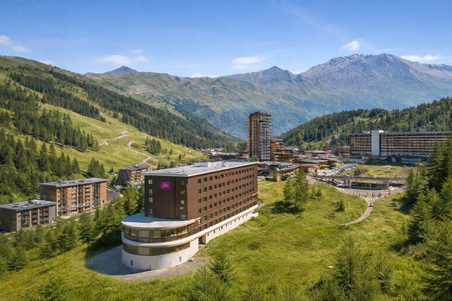 Belambra Club La Terra Nova à La Plagne en été – vue montagne